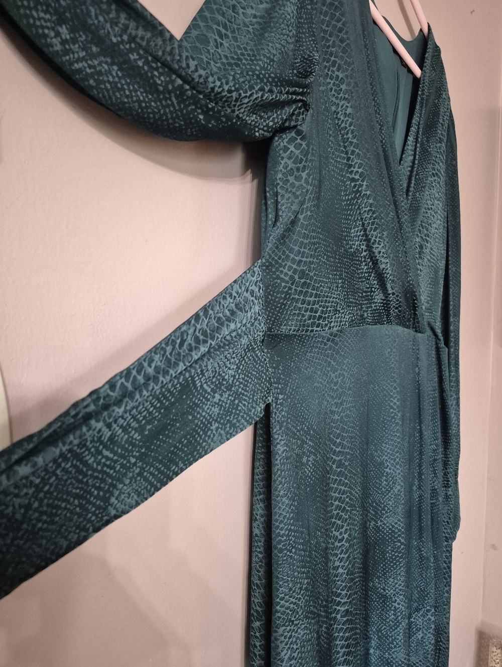 NWT Guess Wrap-Style Teal Faux Snakeskin Dress - Picture 4 of 13
